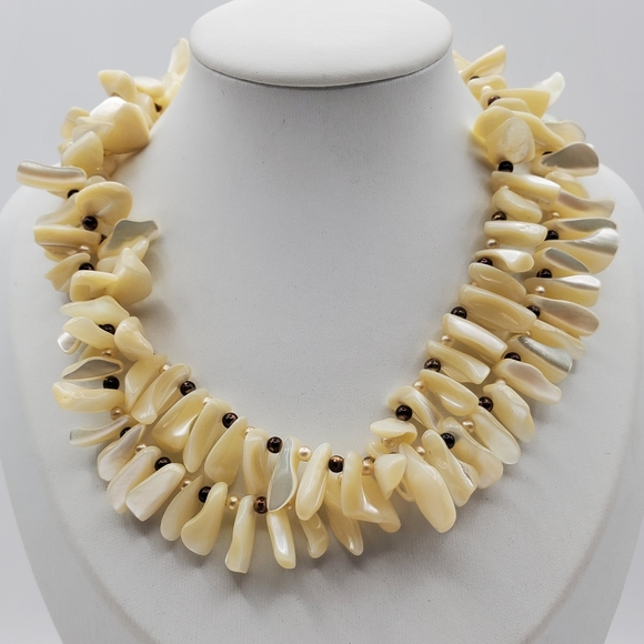Off White Shell Choker Two Strand Necklace Beaded Vintage MOP Jewelry MCM - Picture 1 of 6